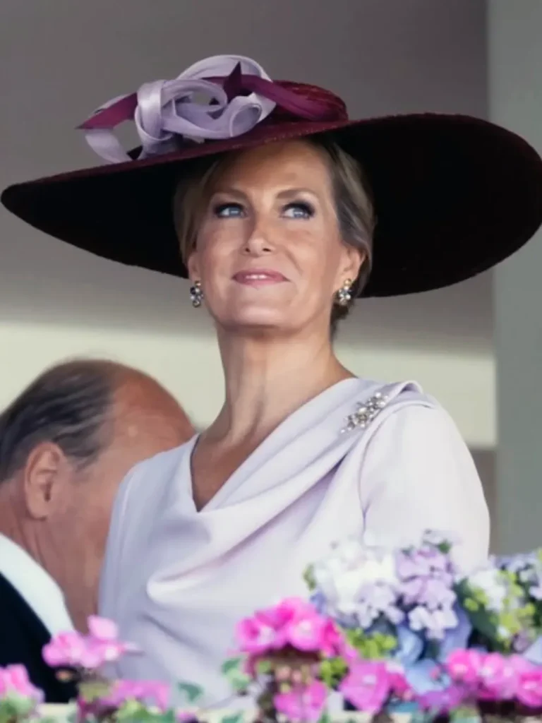Royal women wear a hat